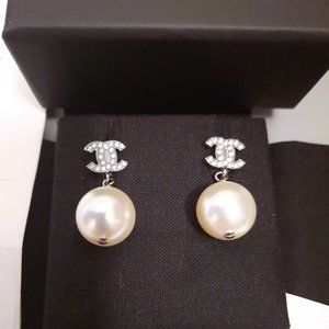CHANEL CRYSTAL DOUBLE C & PEARL DROP EARRINGS
